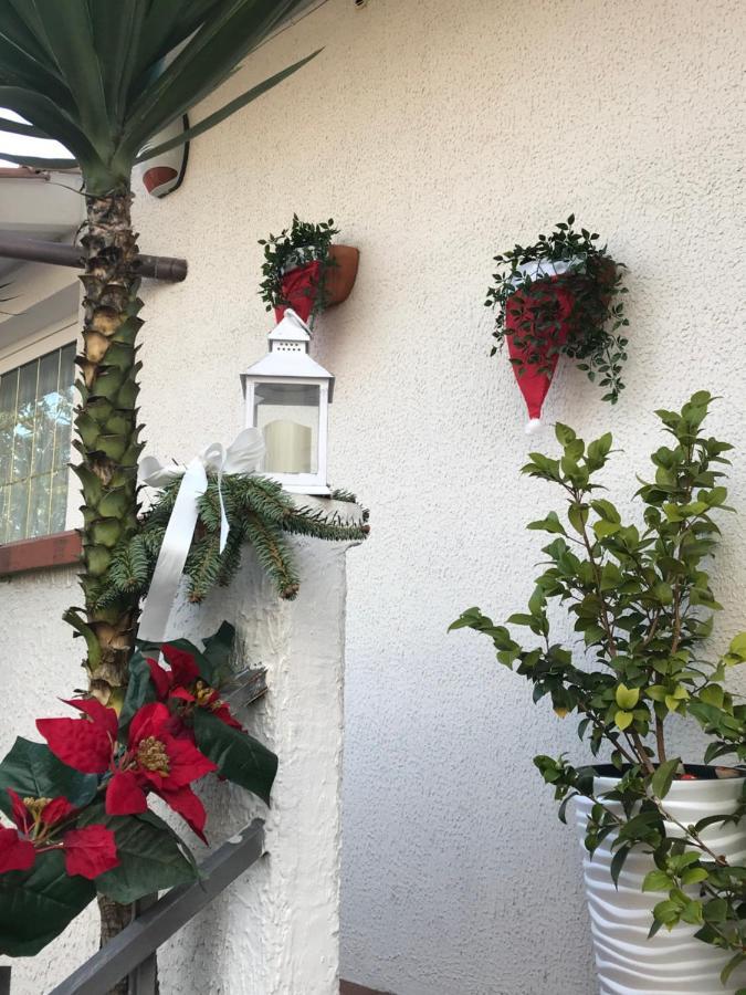 La Casa Di Isabella Loreto Bagian luar foto